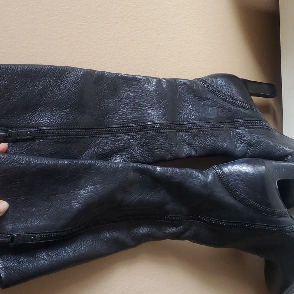 All genuine leather Via Spiga boots size 6M